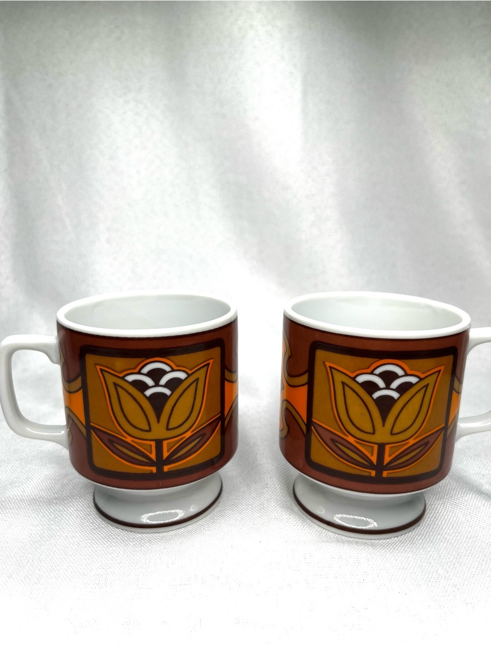 Vintage 70s Floral Pedestal Coffee Mugs Set of 2 Retro